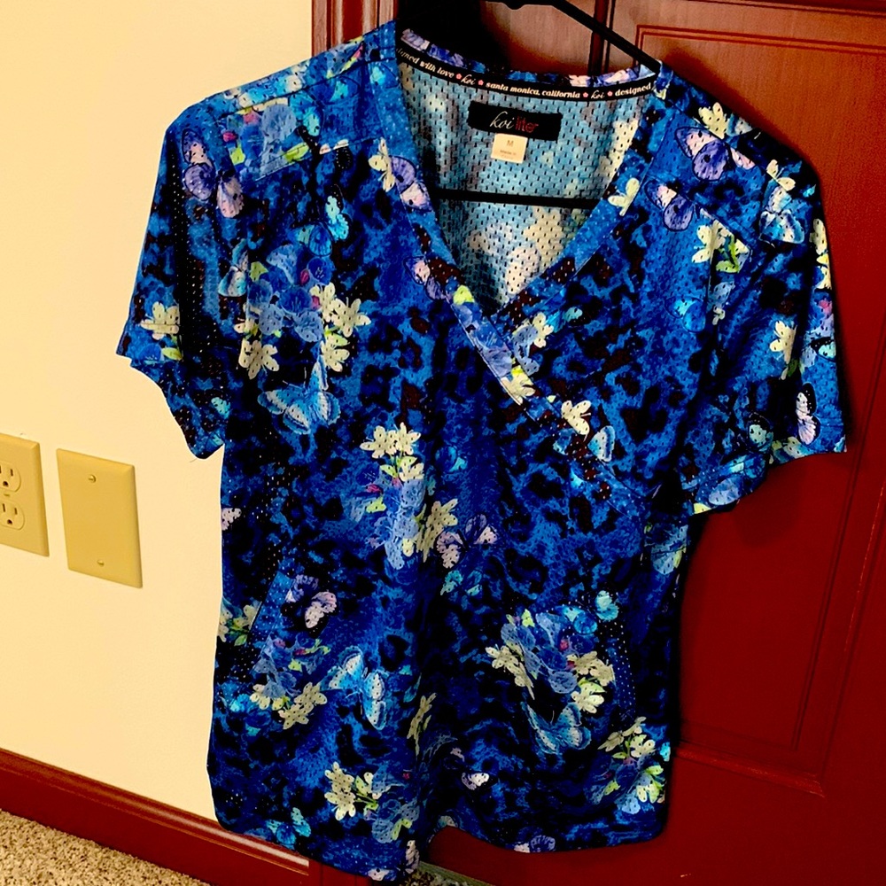 Koi scrub top